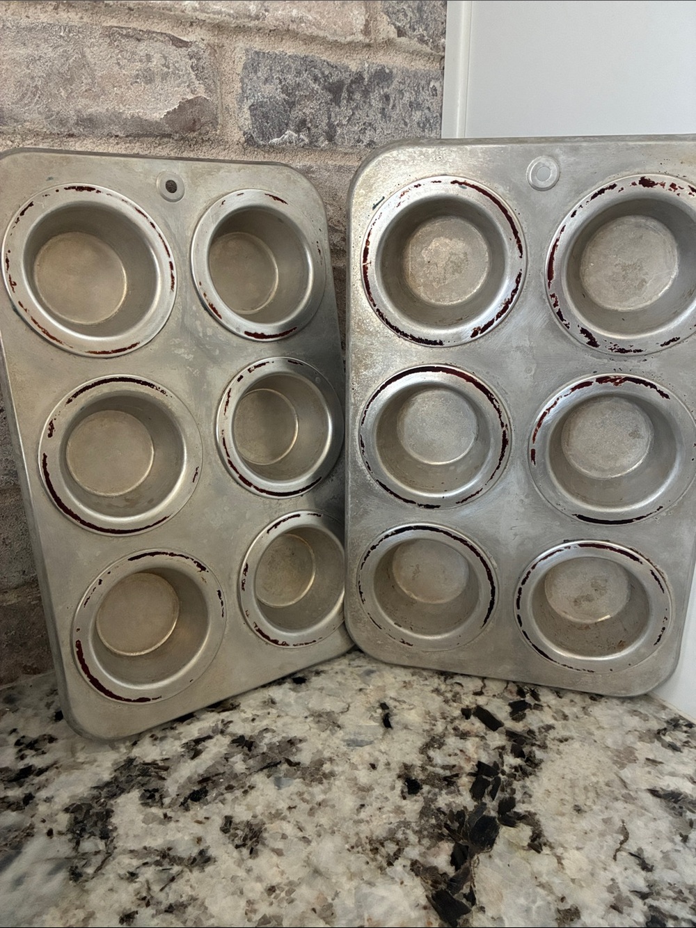 2 Rema Air Double Wall Aluminum Cupcake Pans